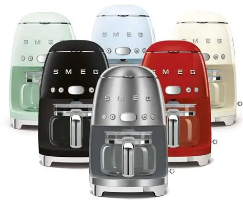 تصویر قهوه ساز اسمگ مدل DCF02 در 5 رنگ مشکی و قرمز و سفید و ابی و کرمی