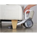 جارو شارژی دستی بلک اند دکر مدل PV1420L در حالت باز، دارای نازل قابل چرخش و پایه شارژر