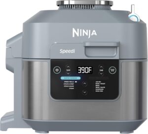 تصویر مولتی کوکر نینجا مدل ON401 (Speedi) خاکستری، نمایش دهنده پنل دیجیتال با تنظیمات Rapid Cooker و ایرفرای (Air Fry).