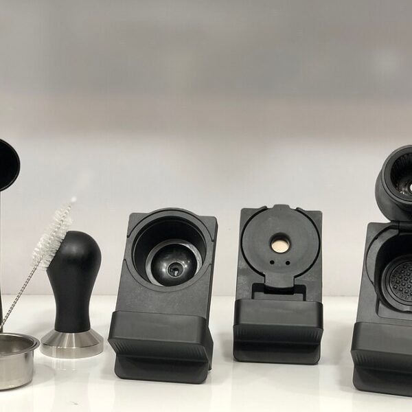 اسپرسو ساز مباشی مدل ME-CEM402 - دستگاه هیبریدی سفید رنگ با مخزن شیر داخلی و پنل لمسی