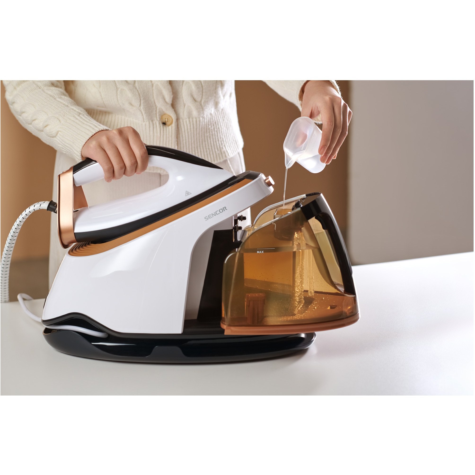 اتو بخار مخزن دار Sencor SSI 0910RS و Sencor 0951: مقایسه اتو بخار ۸۰ بار و ۴۱۰ گرم بخاردهی