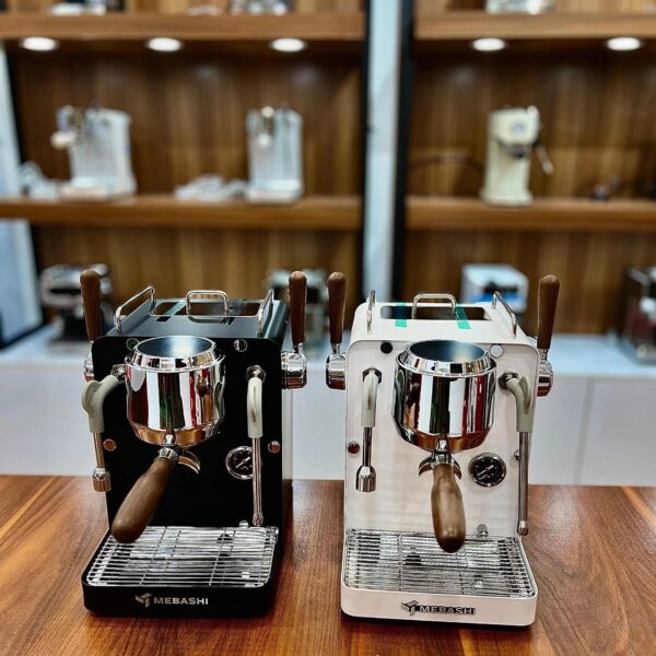 اسپرسوساز مباشی مدل ME-ECM2067 - دستگاه استیل سفید یا مشکی با نازل دوگانه و فشار سنج